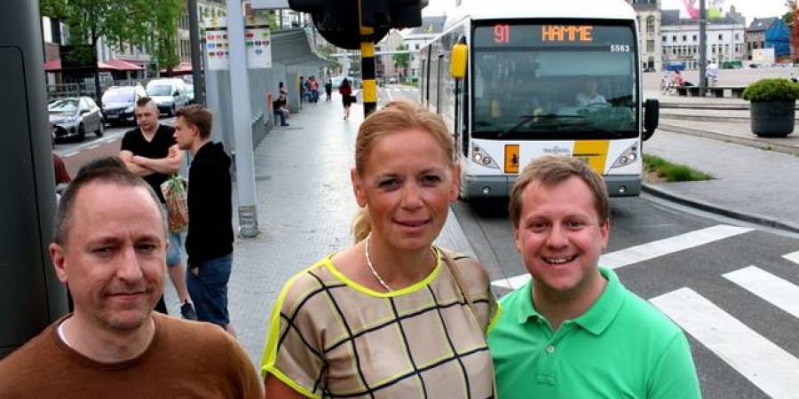 In de pers: "Bussen weren op Grote Markt" (HLN) In de pers: "Bussen weren op Grote Markt" (HLN)