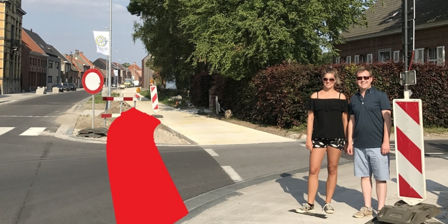 Eline De Bruyne en Karel Noppe pleiten voor aanpassing kruispunt Zakstraat-Sinaaidorp Eline De Bruyne en Karel Noppe pleiten voor aanpassing kruispunt Zakstraat-Sinaaidorp
