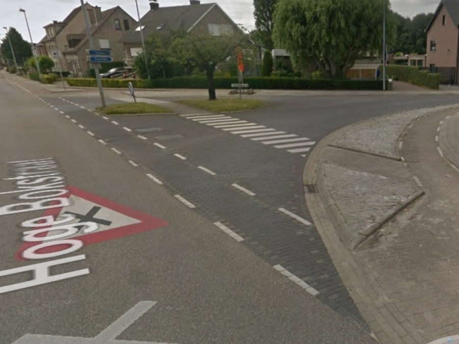 Voorrang van rechts: behouden of herbekijken in Sint-Niklaas? Voorrang van rechts: behouden of herbekijken in Sint-Niklaas?