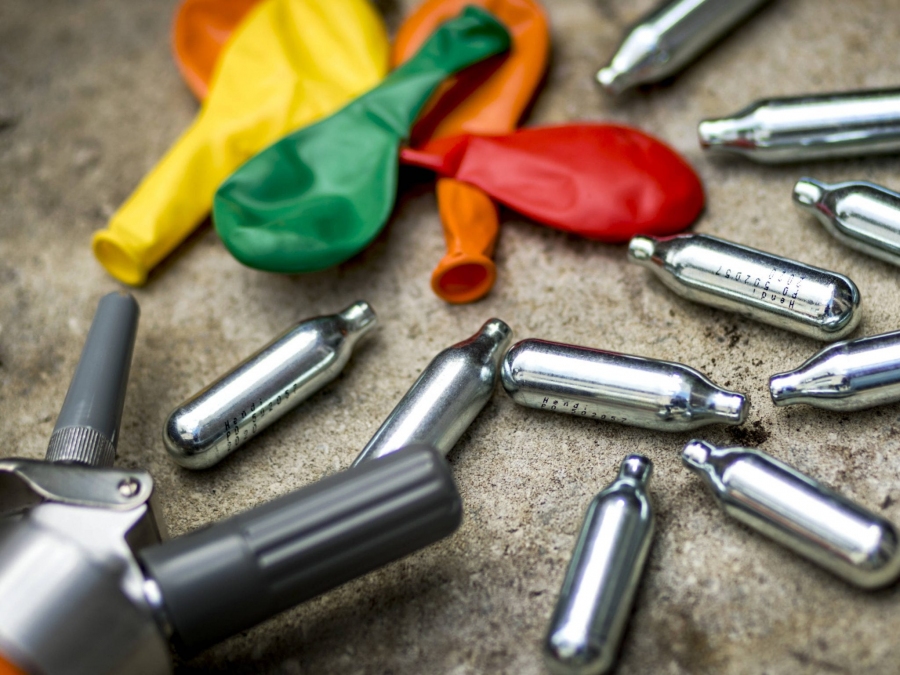 Lachgas gebruik blijft problematisch  Lachgas gebruik blijft problematisch