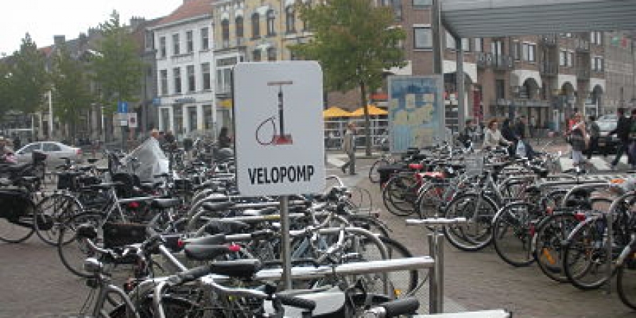 Vertel het aan de wereld in 300 woorden (reactie op het memorandum van de fietsersbond) Vertel het aan de wereld in 300 woorden (reactie op het memorandum van de fietsersbond)